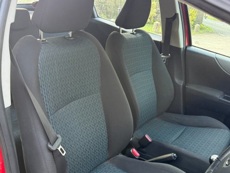 Toyota Yaris VVT-I TR 7