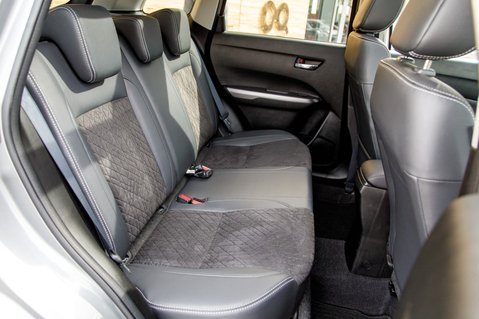 Suzuki Vitara SZ5 BOOSTERJET MHEV 27