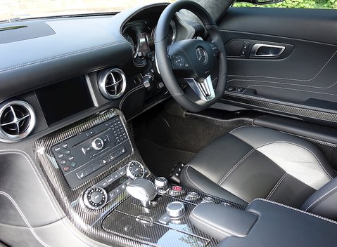 Mercedes-Benz SLS AMG 17