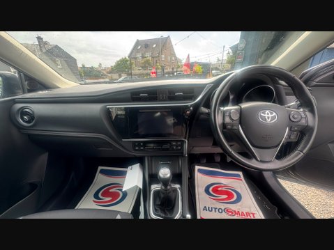 Toyota Auris D-4D BUSINESS EDITION 9