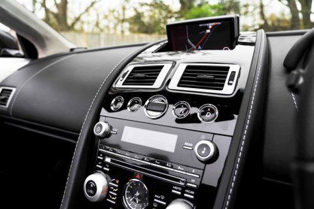 Aston Martin DBS V12 VOLANTE. FULL ASH. CARBON EXT. CERAMIC BRAKES. BANG & OLUFSEN. 9