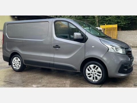 Renault Trafic 1.6 dCi 27 Sport SWB Standard Roof Euro 5 5dr 7