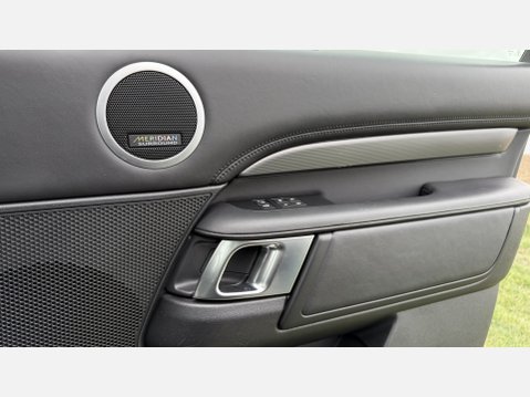 Land Rover Discovery SDV6 HSE LUXURY 31