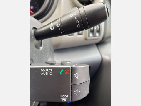 Renault Trafic 1.6 dCi 27 Business SWB Standard Roof Euro 6 5dr 23