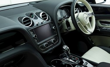 Bentley Bentayga V8 17
