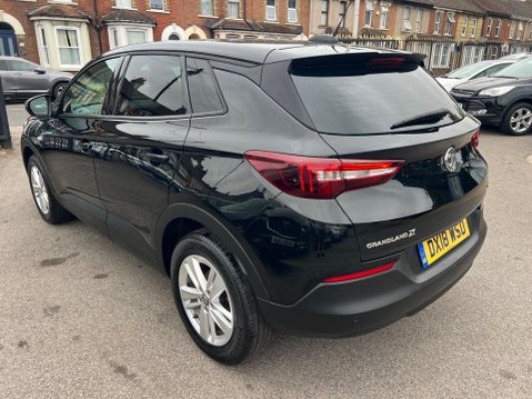 Vauxhall Grandland X 1.2 Turbo SE Auto Euro 6 (s/s) 5dr 4