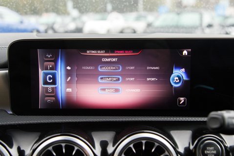 Mercedes-Benz A Class AMG A 35 4MATIC PREMIUM 37