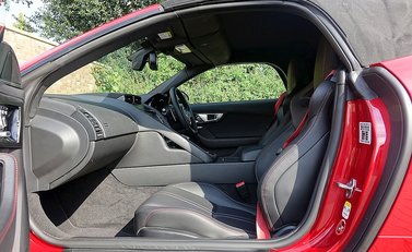 Jaguar F-Type V6 S Convertible 33