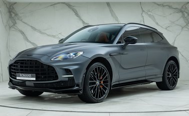 Aston Martin DBX 707 1