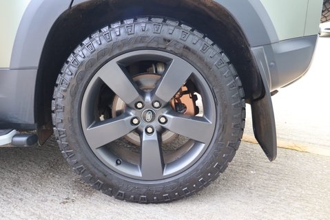 Land Rover Defender 110 P300 SE STYLED BY SEEKER FACTORY MATT FINISH HUGER SPEC  6