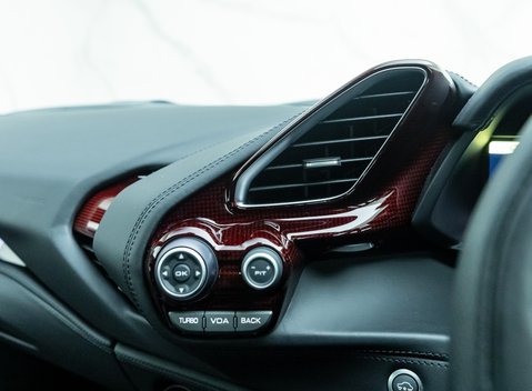 Ferrari 488 GTB Tailor Made 19