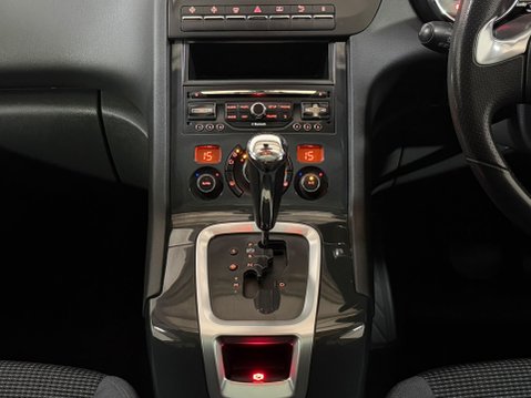 Peugeot 5008 1.6 BLUEHDI S/S ALLURE AUTOMATIC 23