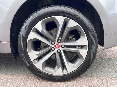 Jaguar F-Pace 2.0 D200 MHEV R-Dynamic HSE Auto AWD Euro 6 (s/s) 5dr 57