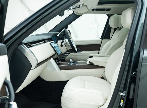 Land Rover Range Rover P440e Autobiography LWB PHEV 15