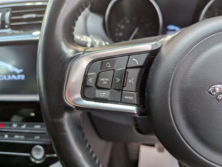 Jaguar F-Pace 2.0 F-Pace R-Sport AWD D 4WD 5dr 61