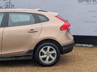Volvo V40 D2 CROSS COUNTRY SE 6