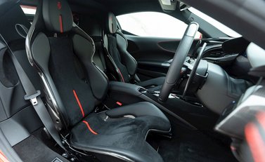 Ferrari SF90 Stradale 10