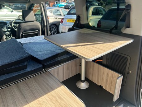 Ford Grand Tourneo Connect TITANIUM TDCI 39