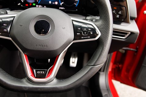 Volkswagen Golf GTI TSI DSG 20