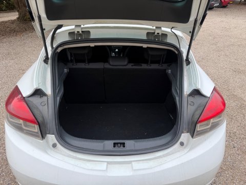 Renault Megane 1.5 dCi Dynamique Euro 4 3dr 16