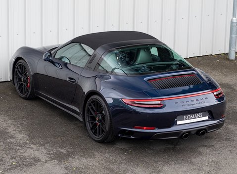 Porsche 911 Targa 4 GTS (991.2) 10
