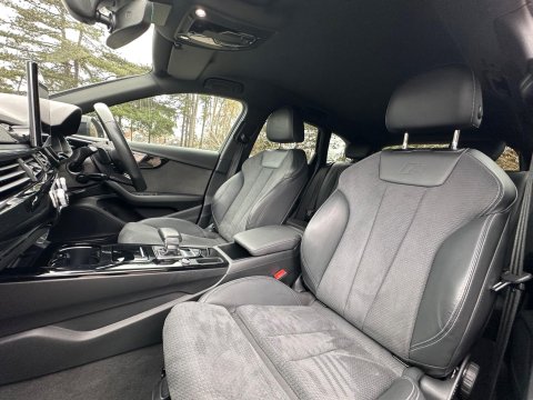 Audi A4 2.0 TDI 35 Black Edition S Tronic Euro 6 (s/s) 5dr 4