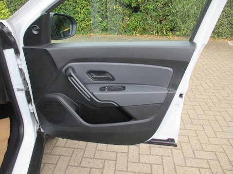 Dacia Duster 1.6 SCe Essential Euro 6 (s/s) 5dr 42