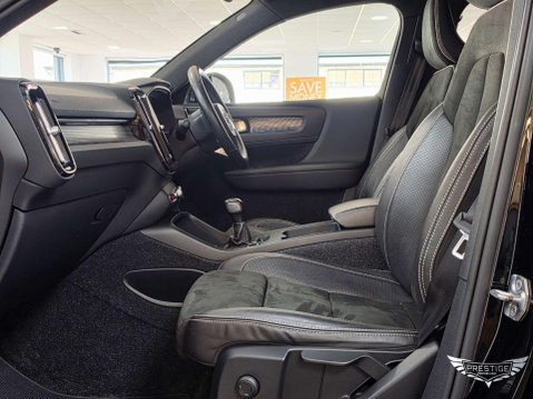 Volvo XC40 1.5 T3 R-Design Euro 6 (s/s) 5dr 74