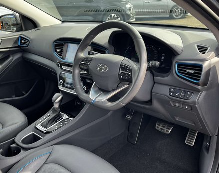 Hyundai IONIQ 1.6 IONIQ Premium SE FHEV Semi-Auto 5dr 17