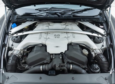 Aston Martin DBS V12 40