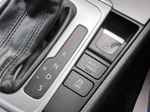 Volkswagen CC 2.0 TDI BlueMotion Tech R-Line DSG Euro 6 (s/s) 4dr 26