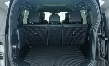 Land Rover Defender 110 V8 Carpathian Edition 38