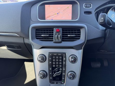 Volvo V40 2.0 D3 Inscription Auto Euro 6 (s/s) 5dr 19