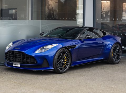 Aston Martin DB12 V8 2