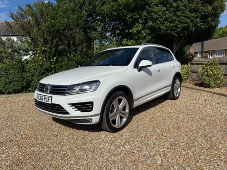 Volkswagen Touareg 3.0 TDI V6 BlueMotion Tech R-Line Plus SUV 5dr Diesel Tiptronic 4WD Euro 6