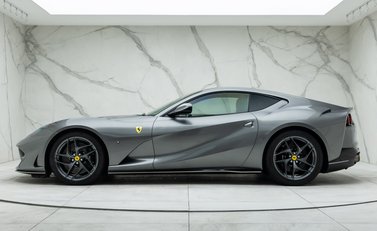 Ferrari 812 Superfast 6