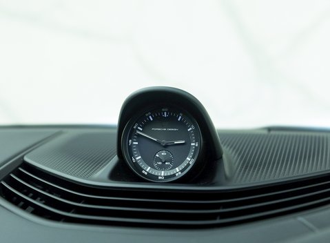 Porsche Taycan Turbo S Cross Turismo 18