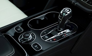 Bentley Bentayga V8 22