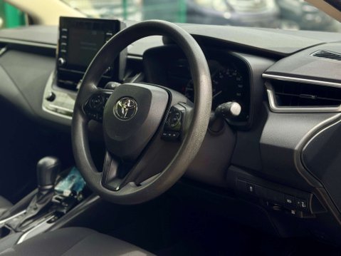 Toyota Corolla 1.8 VVT-h Excel Touring Sports 5dr Petrol Hybrid CVT Euro 6 (s/s) (140 ps) 6