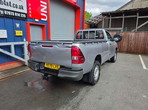 Toyota Hilux ACTIVE 4WD D-4D S/C 8