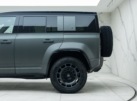 Land Rover Defender 110 OCTA EDITION ONE 46