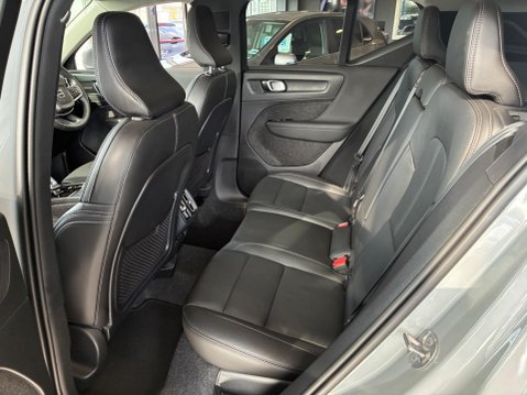 Volvo XC40 2.0 B4 MHEV Ultra Bright DCT Auto Euro 6 (s/s) 5dr 15