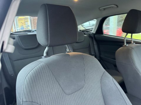 Ford Focus 1.6 TDCi Titanium Navigator Euro 5 (s/s) 5dr 7