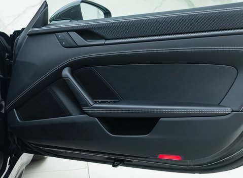 Porsche 911 GT3 TOURING (992) 28