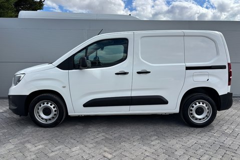 Vauxhall Combo L1H1 2300 100 ps Dynamic Panel Van - No VAT 8