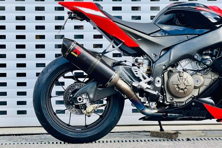 Aprilia RSV RSV 4 Factory 9
