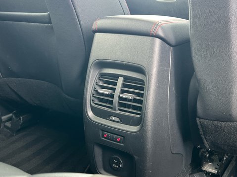 Ford Kuga ST-LINE X EDITION 40