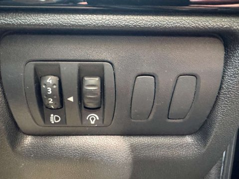 Renault Clio 1.1 Clio Dynamique TomTom 16v 5dr 36