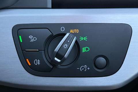 Audi A4 AVANT TDI S LINE MHEV - REVERSE CAMERA - 8 AUDI MAIN DEALER SERVICES 56