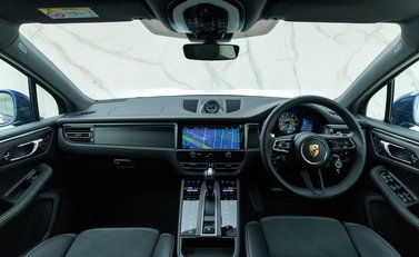 Porsche Macan GTS 15